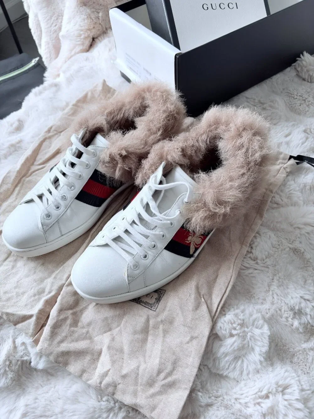 Gucci elegant sneakers